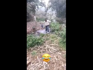 she immediately understood how she needed to stand | @videfunny