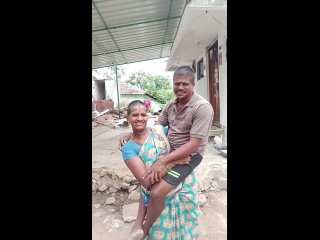 tamil aunty hip carry her husband